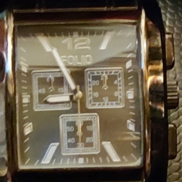 Watch - Picture 2 of 4